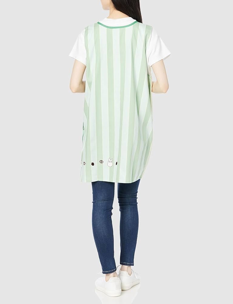 となりのトトロ❤エプロン❤割烹着タイプ❤大人用　ジブリ　介護士 ママ　エプロン となりのトトロ❤エプロン❤割烹着タイプ❤大人用 ジブリ 介護士